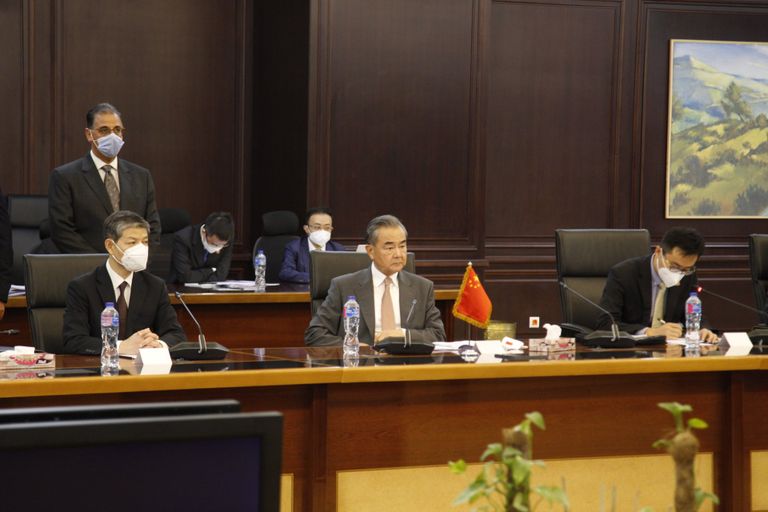 وزير الخارجية المصري خلال لقاء نظيره الصيني