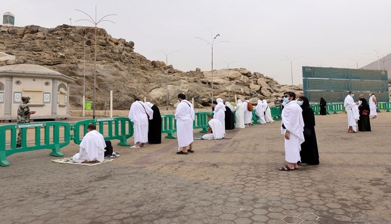 حجاج على جبل عرفات