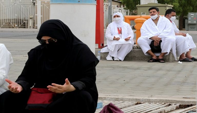 حجاج على جبل عرفات