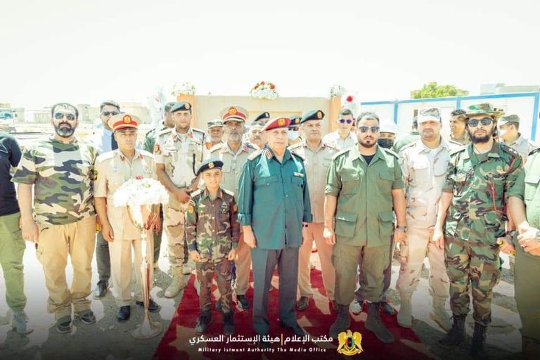 الجيش الليبي يبني مستشفى وفندقا 
