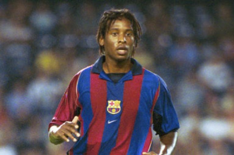 من تعاقد برشلونة مع ألكسندر هليب