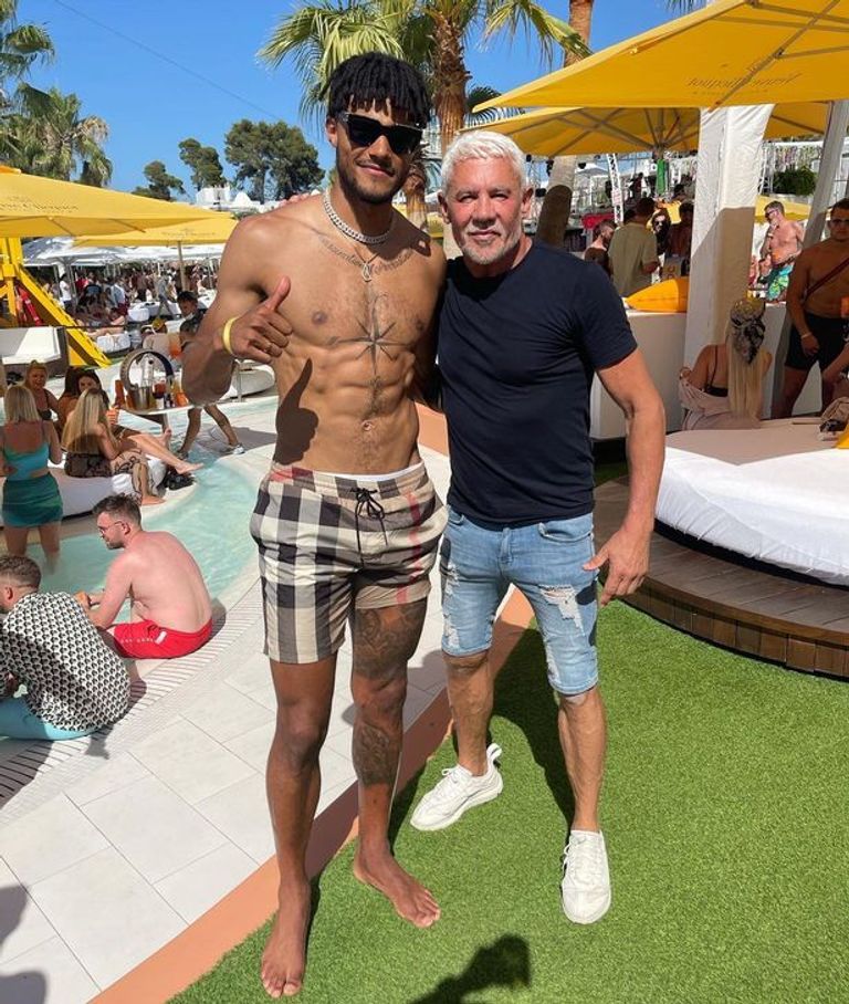 تيرون مينجر وواين لينيكر منتخب إنجلترا