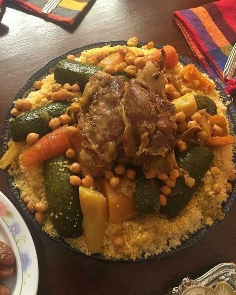 كسكسي بكتف الخروف لعيد الأضحى في الجزائر كسكسي بكتف الخروف لعيد الأضحى في الجزائر