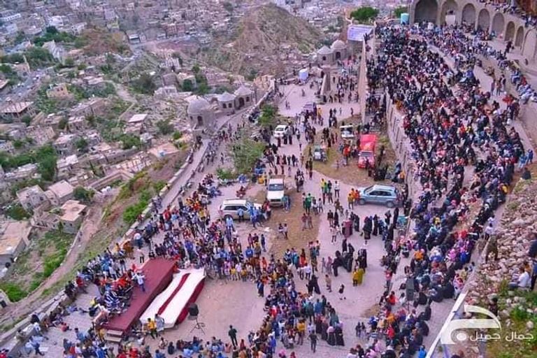 يمنيون يحتفلون بعيد الأضحى المبارك