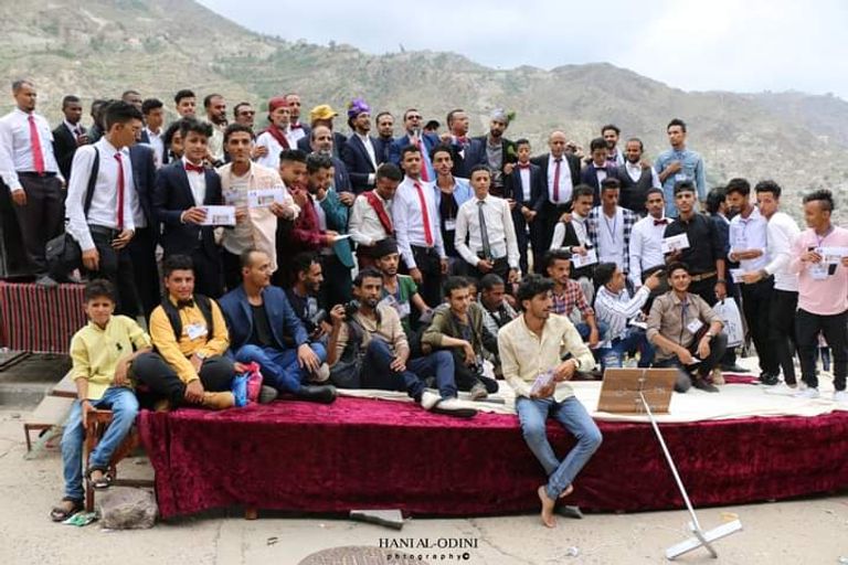 يمنيون يحتفلون بعيد الأضحى المبارك