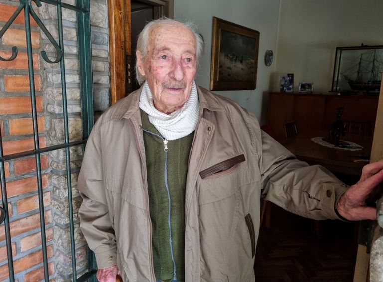 هرنان ماسترانجيلو ومعه دفتر أهداف ميسي