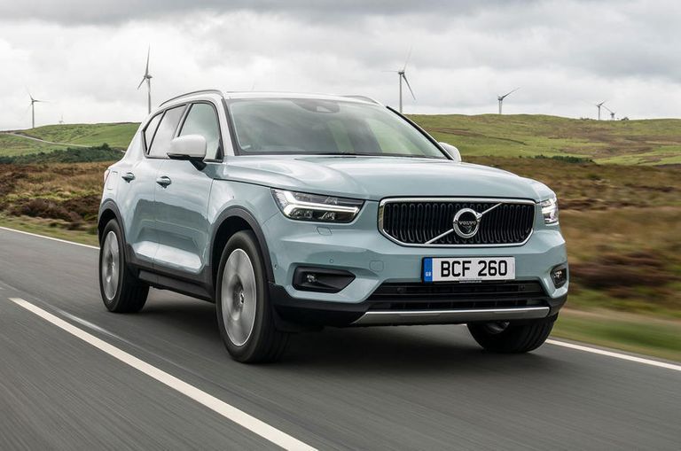 طراز Volvo XC40  سيارة Range Rover Evoque