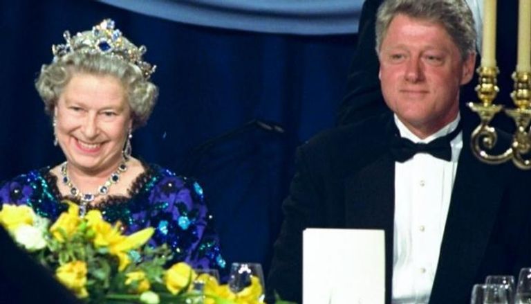 بيل كلينتون والملكة إليزابيث 