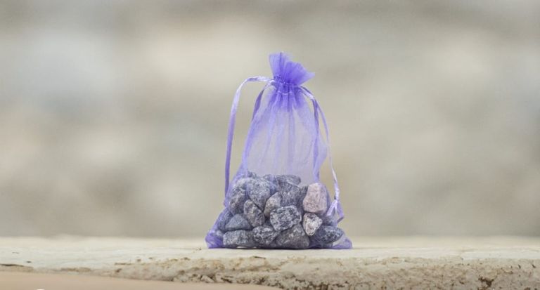 الحجاج يرمون الجمرات في ثاني أيام التشريق