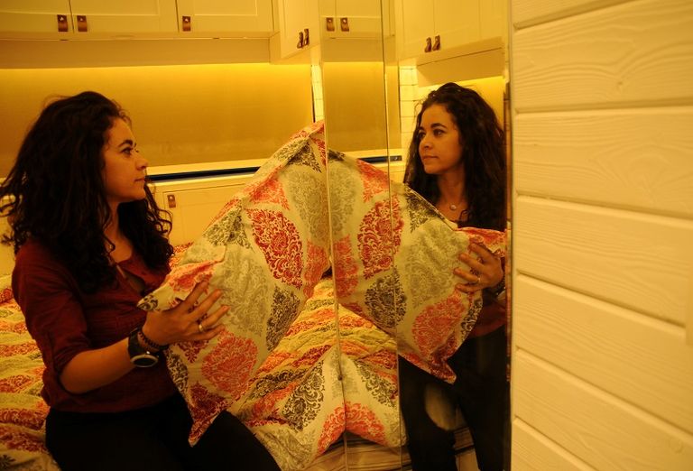 يارا شلبي داخل منزلها المتنقل