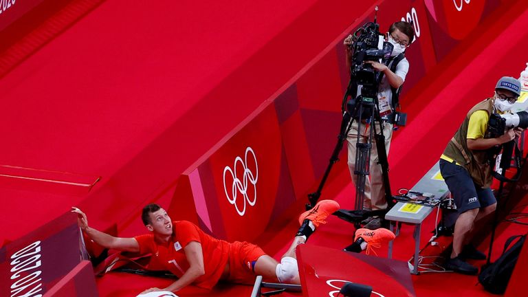  التونسي محمّد خليل الجندوبي يحتفل بأول ميدالية عربية