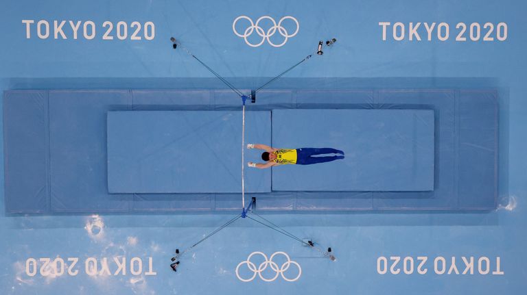  التونسي محمّد خليل الجندوبي يحتفل بأول ميدالية عربية