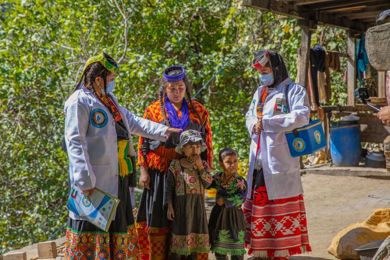 جانب من حملة الإمارات لتطعيم أطفال باكستان ضد شلل الأطفال