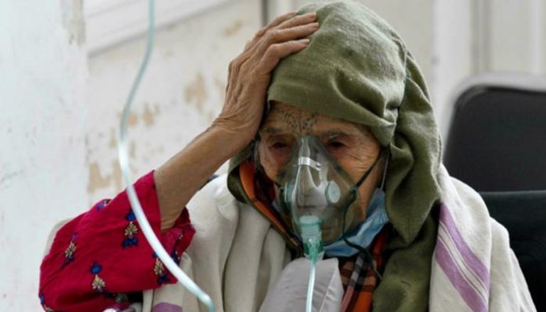 سيدة مسنة مصابة بكورونا في تونس