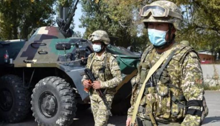 طاجيكستان تستعرض قوتها بمناورة على حدود أفغانستان