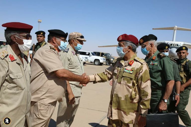 زيارة قيادات الجيش الليبي للقوات في الجنوب