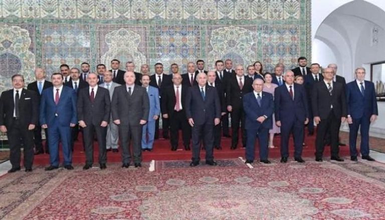 أول اجتماع للرئيس الجزائري مع حكومته الجديدة
