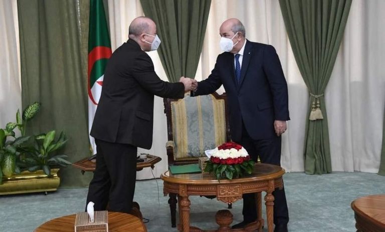 الرئيس الجزائري مع رئيس وزرائه لحظة تكليفه بالمنصب الجديد أول اجتماع للرئيس الجزائري مع حكومته الجديدة