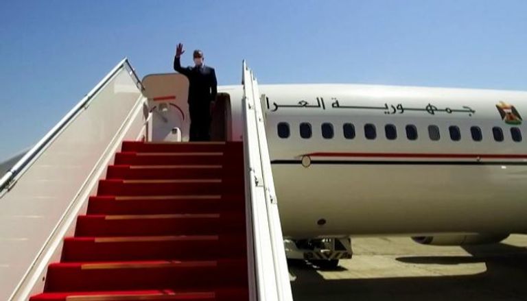 مصطفى الكاظمي لحظة مغادرته بغداد متوجها للخارج - أرشيفية