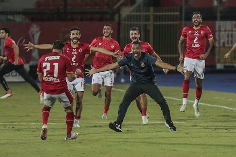 من مباراة الأهلي والإنتاج في الدوري المصري بيتسو موسيماني مدرب الأهلي المصري