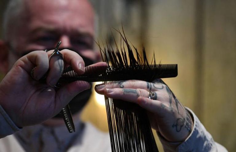 صالونات بريطانيا تساهم في تنظيف البحر