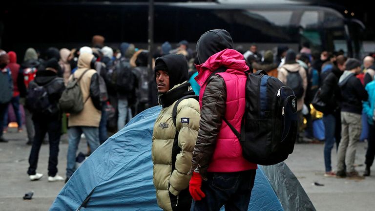 مهاجرون بطرق غير قانونية في فرنسا - أرشيفية