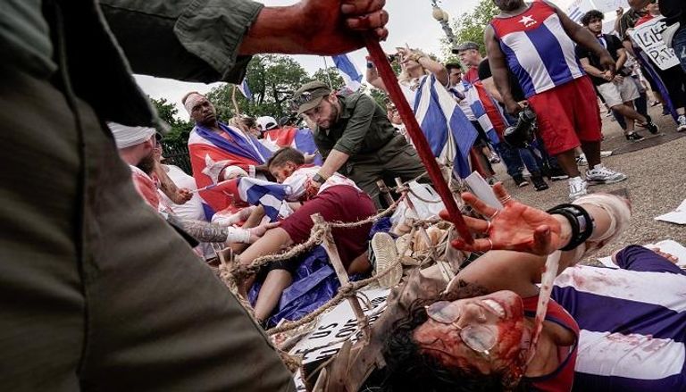 الكوبيون الأمريكيون يحتشدون أمام البيت الأبيض 