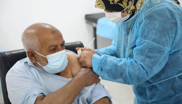 أحد مراكز التطعيم ضد كورونا في ليبيا - أرشيفية