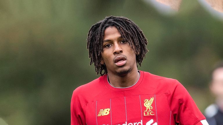 ياسر العروسي إسماعيل بن ناصر لاعب وسط ميلان