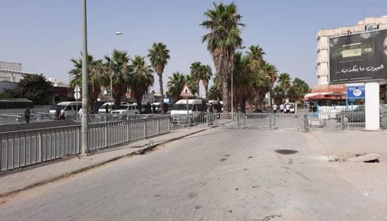 شوارع العاصمة التونسية تستعيد هدوءها