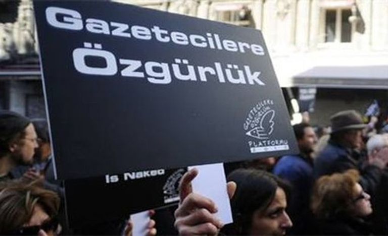 الكاتب التركي ياوز بايدر