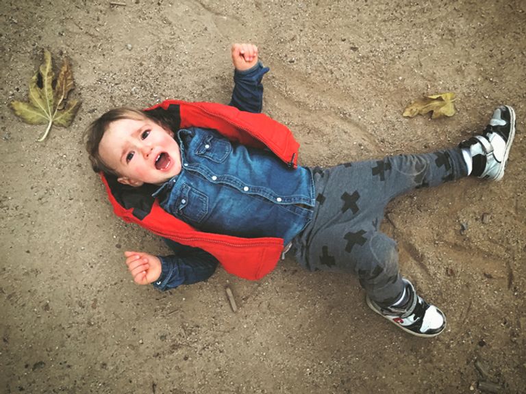 سقوط الطفل على رأسه يستلزم استشارة الطبيب