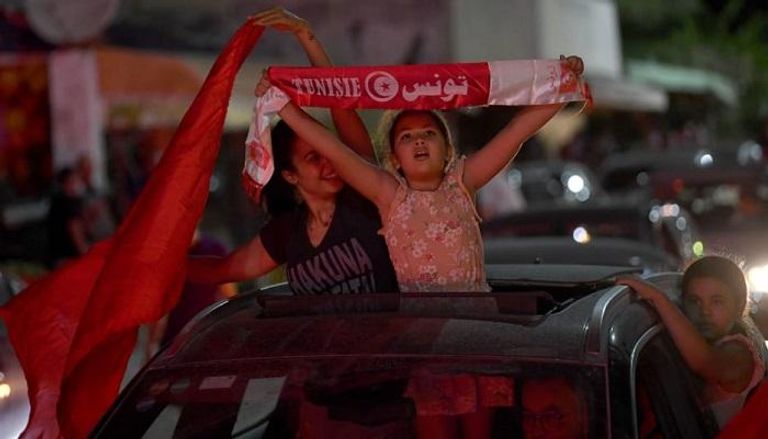 احتفالات في تونس بقرارات الرئيس قيس سعيد