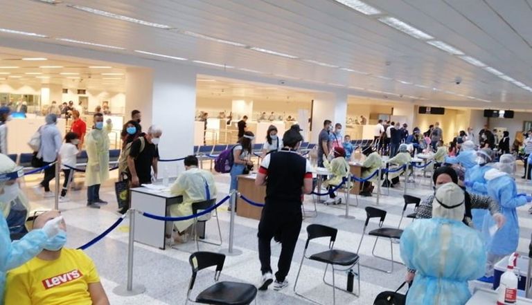 عمليات تعقيم في لبنان لاحتواء انتشار فيروس كورونا