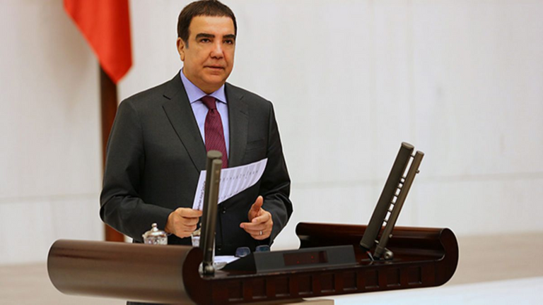 المعارض التركي أردوغان طوبراق مهاجرون أفغان يبحثون عن طوق للنجاة بدول الجوار - أرشيفية