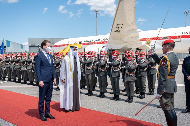  جانب من لقاء ولي عهد أبوظبي ومستشار النمسا 