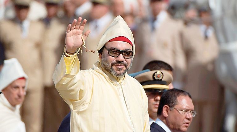 الملك محمد السادس يتلقى أولى جرعاته من التطعيم المضاد لكورونا