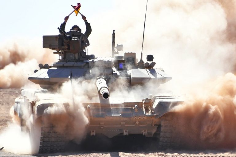 مناورات عسكرية للجيش الجزائري جنوبي البلاد - أرشيفية جنود جزائريون في مناورات عسكرية جنوب البلاد - أرشيفية