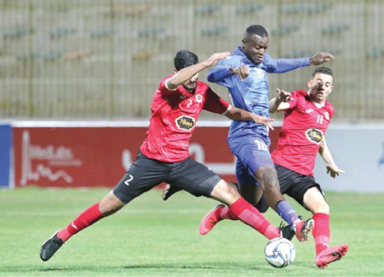 رونالد وانجا لاعب السلط الوحدات متصدر جدول ترتيب الدوري الأردني