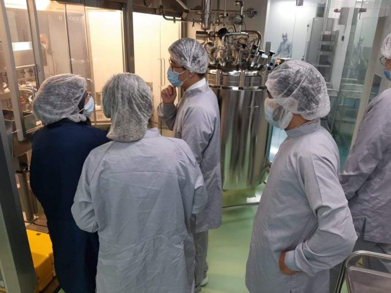 الوفد الطبي الصيني للتحضير لانتاج لقاح سينوفاك بالجزائر لقاح سينوفاك الصيني