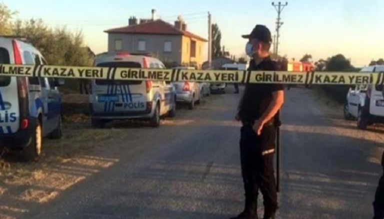 عناصر من الشرطة التركية تنتشر في مكان الجريمة