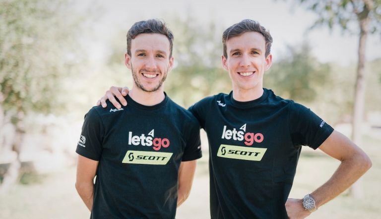 دينا وأرينا أفرينا