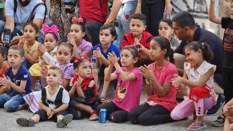 جانب من فعالية للباص الموسيقي بغزة