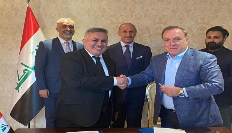 ديك أدفوكات مدرب منتخب العراق الجديد