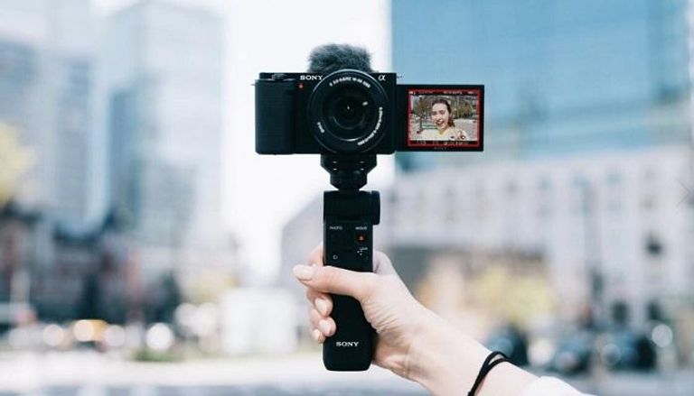كاميرا سوني ZV-E10 الجديدة لمدوني الفيديو