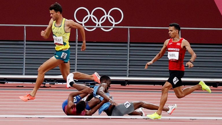 لقطة عرقلة  نيجيل أموس