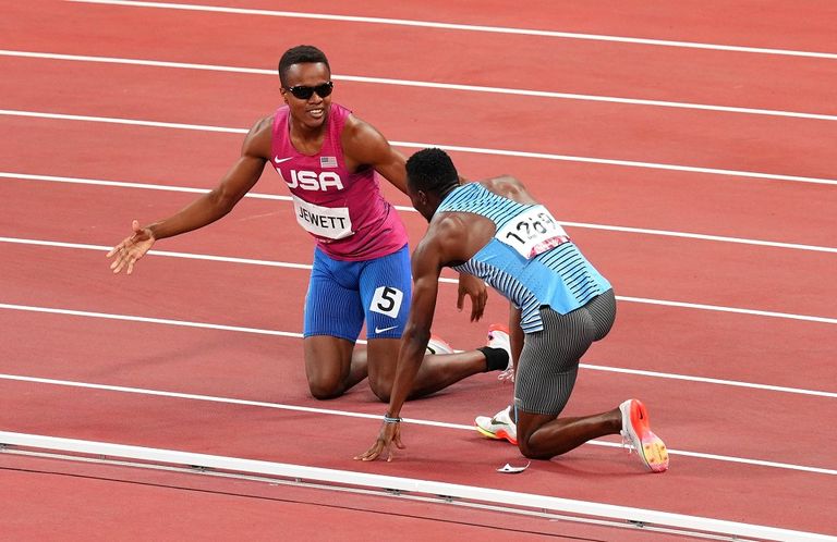 لقطة عرقلة  نيجيل أموس