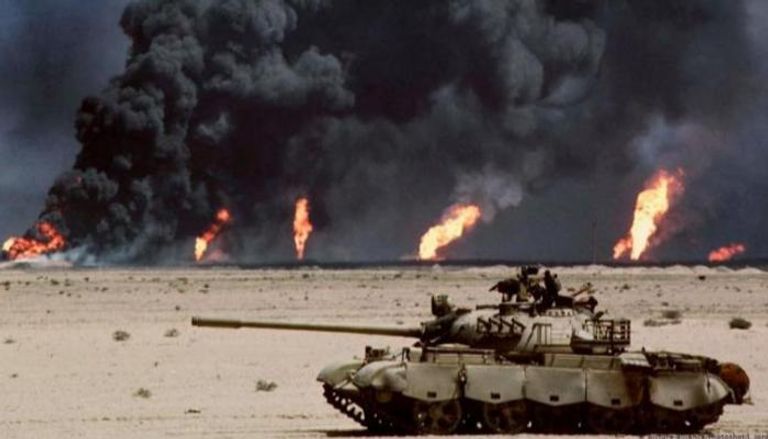 القوات العراقية تحرق آبار النفط في غزو الكويت- أرشيفية
