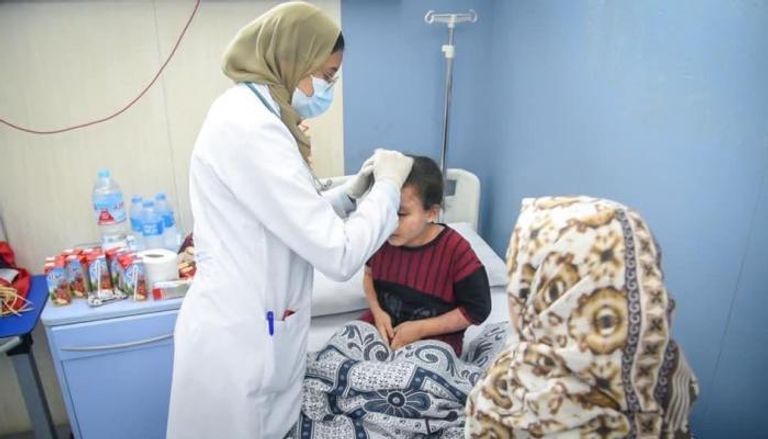 الطفلة الفلسطينية بيان تتلقى العلاج