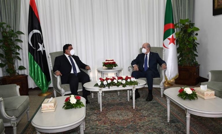 جانب من لقاء الرئيس الجزائري ورئيس المجلس الرئاسي الليبي جانب من المؤتمر الصحفي للرئيس الجزائري ورئيس المجلس الرئاسي الليبي